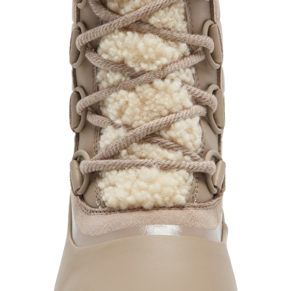 Sorel Beige and Cream Winter Boots